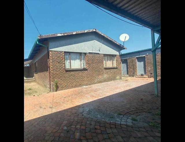 3 BEDROOM HOUSE FOR SALE IN DASPOORT ESTATE